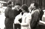 Wyścig w Łańcucie 1965. Z lewej Zbigniew Sucharda, z prawej w swetrze Krzysztof Komornicki. Zdjęcie z archiwum Zbigniewa i Joanny Suchardów