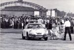 Wyścig w Krakowie lotnisko Czyżyny nr 61 Porsche 912 załogi: Włodzimierz Markowski / Marek Varisella. Fot. Jerzy Plutter, prawa autorskie zastrzeżone