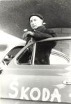 1962 r. Na zdjęciu Marek Wachowski. Skodą 5000 km na autostradzie pod Wrocławiem w 46 godzin !